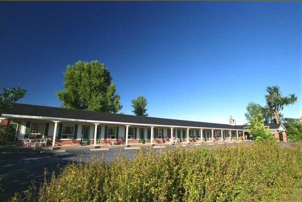 Auberge - Motel Le Pigeonnier Farnham Eksteriør billede