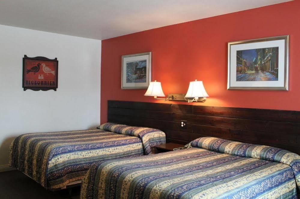 Auberge - Motel Le Pigeonnier Farnham Eksteriør billede
